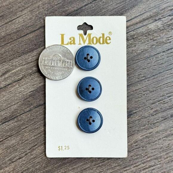 NEW Vintage 70s La Mode Navy Blue Round 4 Hole Buttons on Card 3 Count 5/8" - Picture 2 of 3
